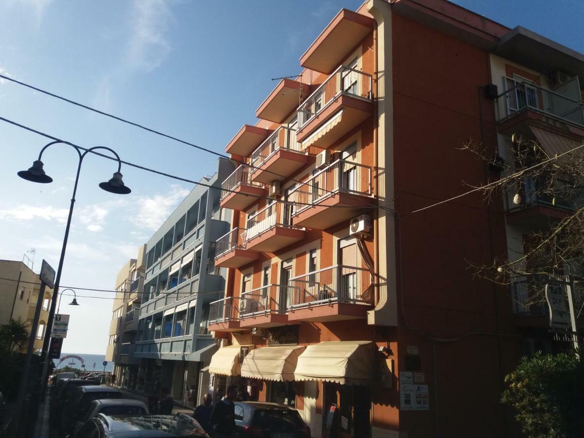 Casa Floridea -Mediterranea Sicilia Apt تْشيفالو المظهر الخارجي الصورة